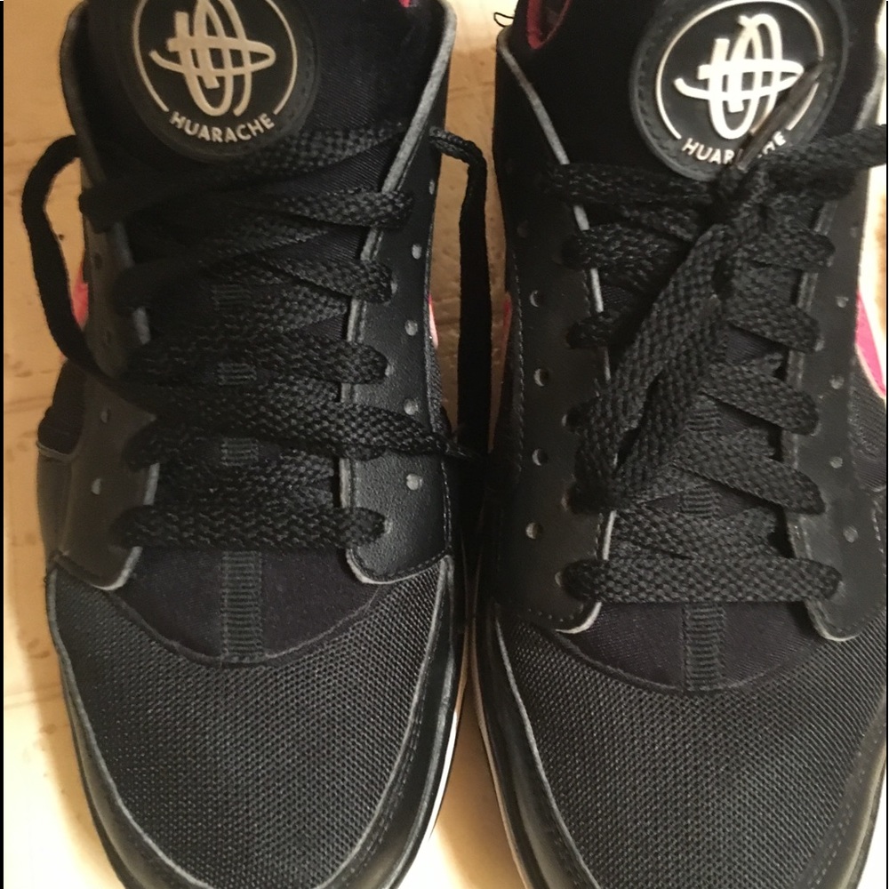 Nike Huarache ‘Black & Pink’ Fashion Sneakers.
